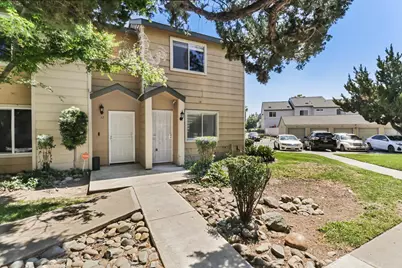 8208 Center Parkway #18, Sacramento, CA 95823 - Photo 3