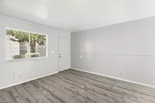 8208 Center Pkwy, Sacramento, CA 95823 - Photo 5