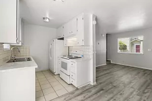 8208 Center Pkwy, Sacramento, CA 95823 - Photo 13