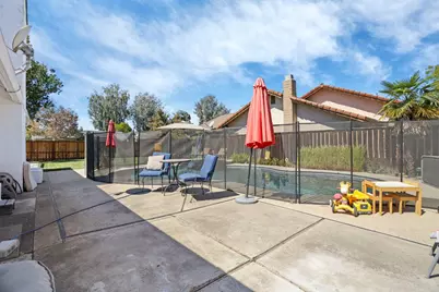 2655 Meadow Lake Drive, Stockton, CA 95207 - Photo 41