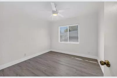 4810 Cabrillo Way, Sacramento, CA 95820 - Photo 17