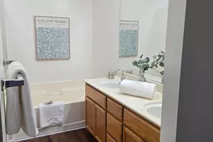 8453 Camino Vista Way, Elk Grove, CA 95624 - Photo 9