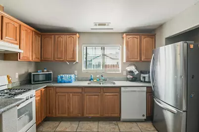 1329 Irwin Avenue, Escalon, CA 95320 - Photo 7