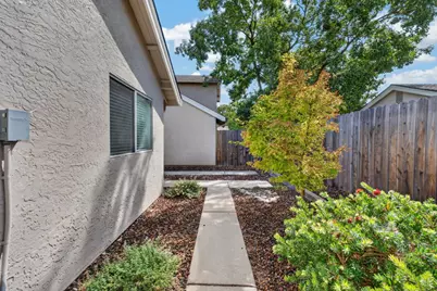 7740 Elmsmere Court, Elk Grove, CA 95758 - Photo 51