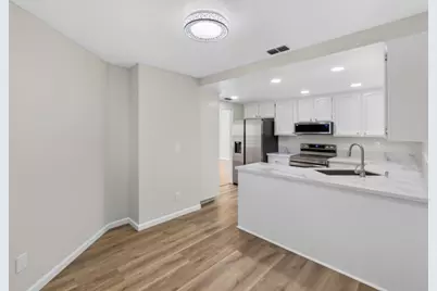 7740 Elmsmere Court, Elk Grove, CA 95758 - Photo 29