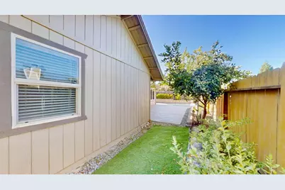 8006 Hamric Court, Antelope, CA 95843 - Photo 15