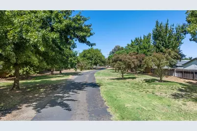 1041 Parkside Avenue, Manteca, CA 95336 - Photo 67