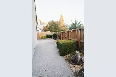 8731 Freesia Drive, Elk Grove, CA 95624 - Photo 57