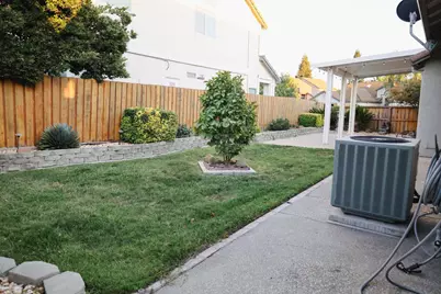 8731 Freesia Drive, Elk Grove, CA 95624 - Photo 45