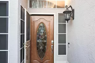 8731 Freesia Dr, Elk Grove, CA 95624 - Photo 9