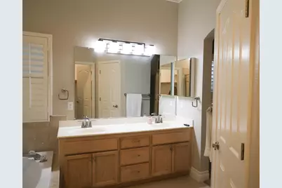 8731 Freesia Drive, Elk Grove, CA 95624 - Photo 29
