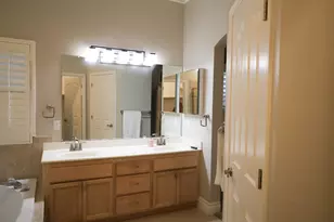 8731 Freesia Dr, Elk Grove, CA 95624 - Photo 29