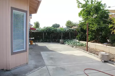8187 Aden Way, Sacramento, CA 95828 - Photo 21