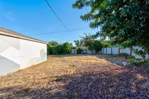 360 E 19th St, Merced, CA 95340 - Photo 43