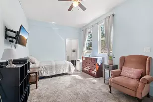 2100 Bowling Green Dr, Sacramento, CA 95825 - Photo 9