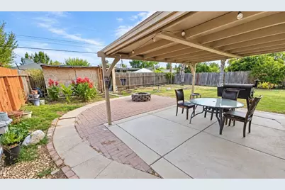 2100 Bowling Green Drive, Sacramento, CA 95825 - Photo 21