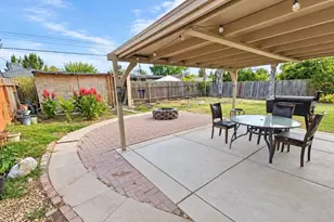 2100 Bowling Green Dr, Sacramento, CA 95825 - Photo 21