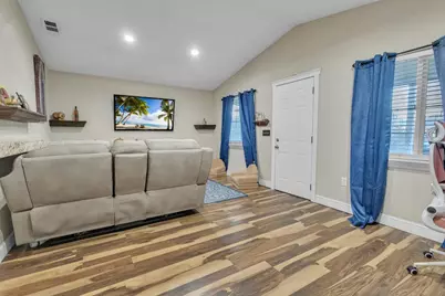 5252 Ardelle Avenue, Stockton, CA 95215 - Photo 13