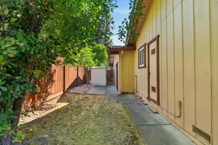 6370 Havenside Dr, Sacramento, CA 95831 - Photo 37