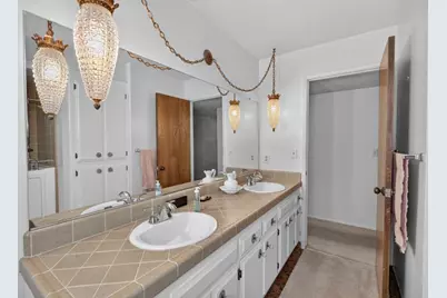 6370 Havenside Drive, Sacramento, CA 95831 - Photo 23