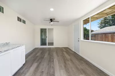 2190 Meadowglen Avenue, Sacramento, CA 95832 - Photo 9