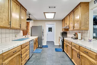 18654 Ridgedale Drive, Madera, CA 93638 - Photo 13