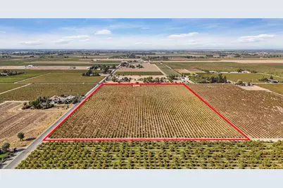 8350 E Harney Lane, Lodi, CA 95240 - Photo 13