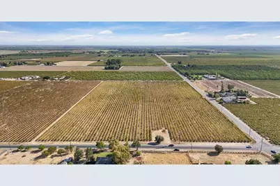 8350 E Harney Lane, Lodi, CA 95240 - Photo 23