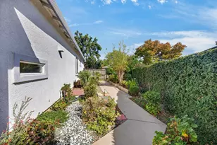 9454 Century Oaks Ln, Elk Grove, CA 95758 - Photo 7