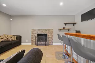 911 Graywood Cir, Stockton, CA 95209 - Photo 17