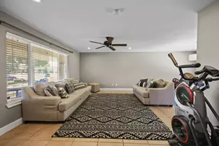 911 Graywood Cir, Stockton, CA 95209 - Photo 7