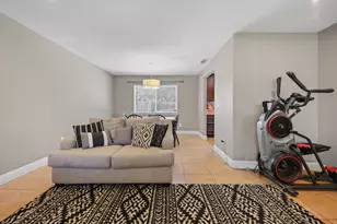 911 Graywood Cir, Stockton, CA 95209 - Photo 5