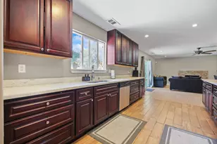 911 Graywood Cir, Stockton, CA 95209 - Photo 11