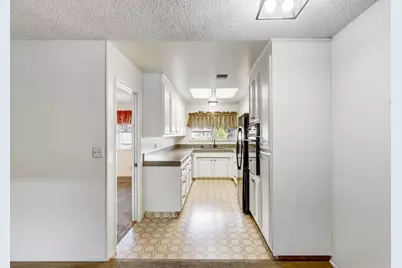 8779 Aquarius Avenue, Elk Grove, CA 95624 - Photo 17