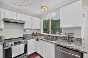8095 Calle Royale Way, Sacramento, CA 95823 - Photo 7