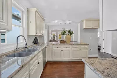 1040 34th Street, Sacramento, CA 95816 - Photo 9