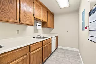 411 W 11th St, Tracy, CA 95376 - Photo 21