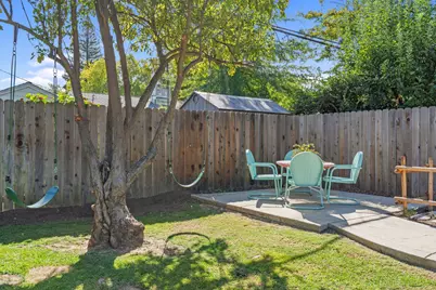 3645 Marjorie Way, Sacramento, CA 95820 - Photo 17