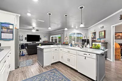 8634 Wilmot Court, Elk Grove, CA 95624 - Photo 13