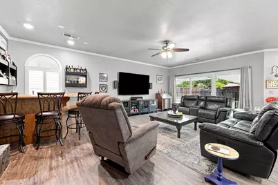 8634 Wilmot Court, Elk Grove, CA 95624 - Photo 9