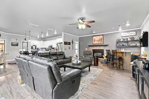 8634 Wilmot Ct, Elk Grove, CA 95624 - Photo 7