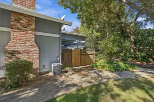 6357 Seastone Way, Sacramento, CA 95831 - Photo 5
