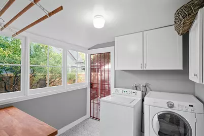 2813 27th Street, Sacramento, CA 95818 - Photo 33