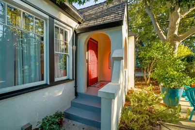2813 27th Street, Sacramento, CA 95818 - Photo 3