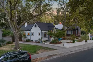 2813 27th St, Sacramento, CA 95818 - Photo 59