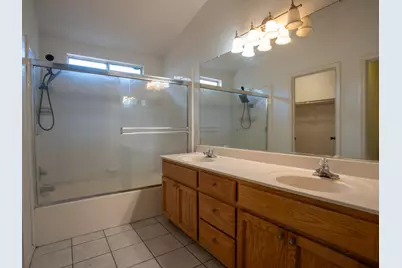 10457 River Oaks Drive, Stockton, CA 95209 - Photo 21