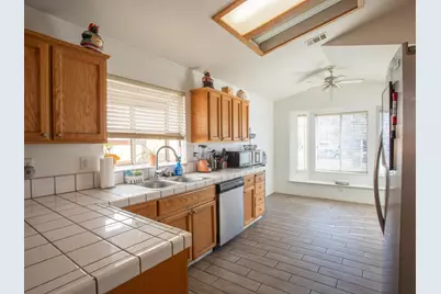 10457 River Oaks Drive, Stockton, CA 95209 - Photo 11