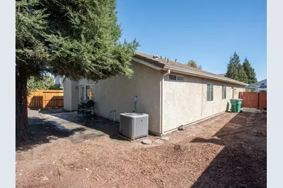 10457 River Oaks Drive, Stockton, CA 95209 - Photo 23