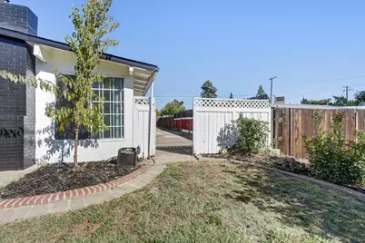 4853 Hazelwood Avenue, Carmichael, CA 95608 - Photo 49
