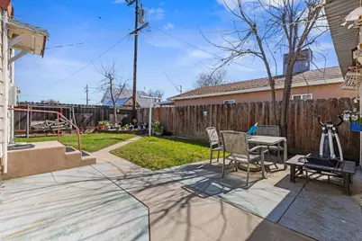 621 Poplar Street, Oakdale, CA 95361 - Photo 17